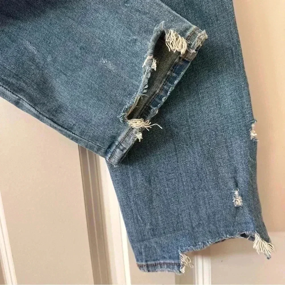 Nwt Abercrombie &‎ Fitch Ultra High Rise Mom Jeans Thrashed Denim Womens 26 2R